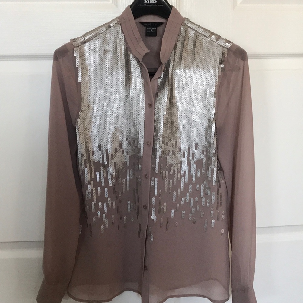 Heading to charity! Stunning blouse!